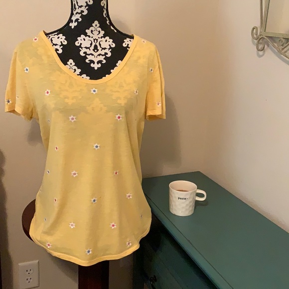 LOFT Tops - Loft Outlet Tee with embroidered flowers - M